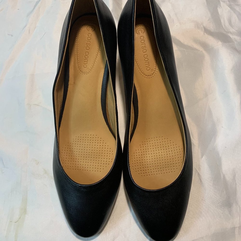 Unworn Black Leather Round Toe Heels